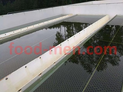 Inclined tube top view of well and mountain water purification treatment equipment for drinking
